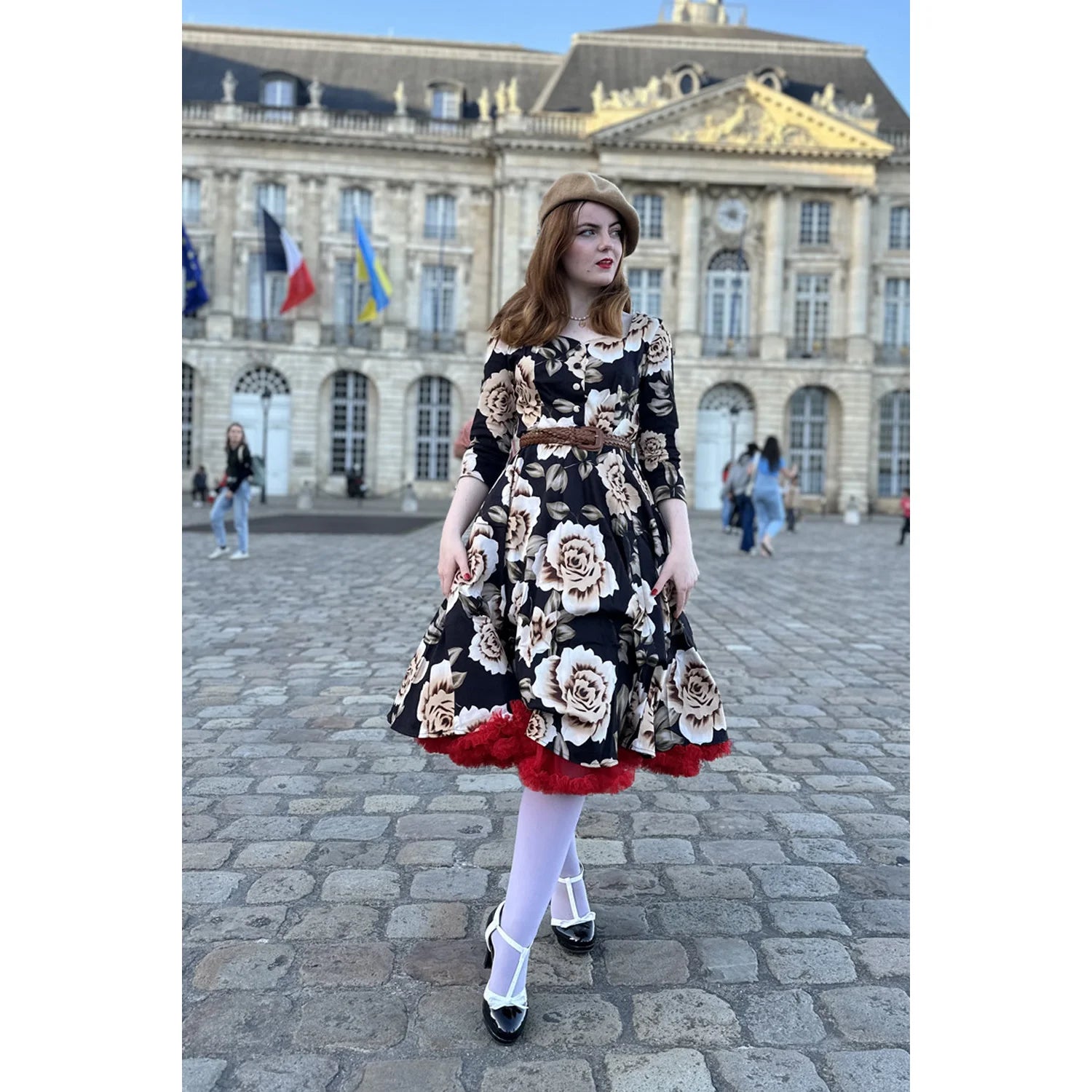 Black With Beige Floral Print 3/4 Sleeve V Neckline 50s Swing Dress Wi –  Pretty Kitty Fashion