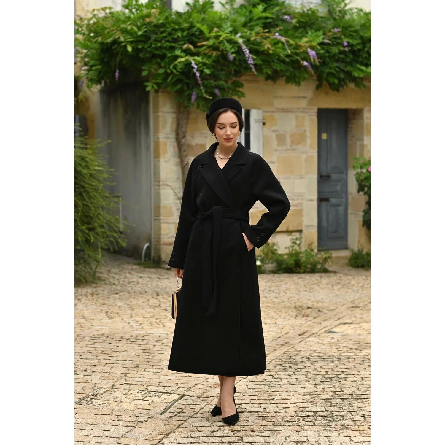 Black Vintage Lapel Swing Coat