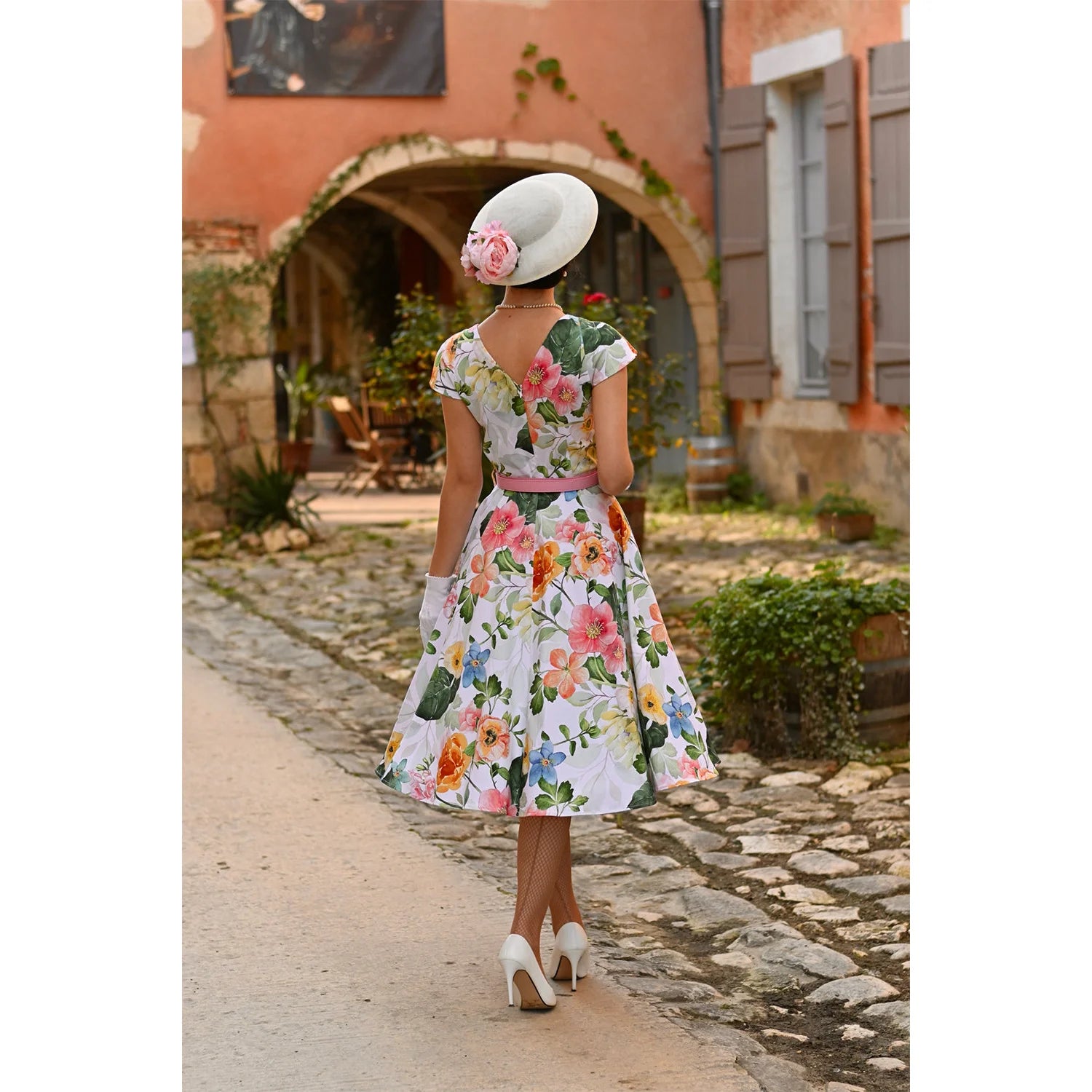 White And Summer Blossom Floral Rockabilly 50s Swing Tea Dress With Belt