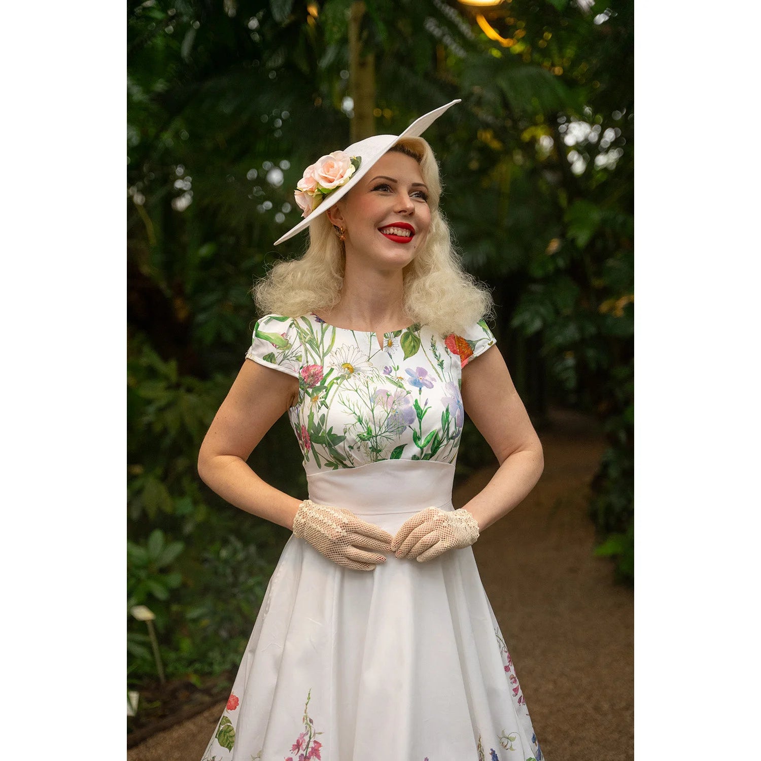 White Floral Notch Neck Cap Sleeve Rockabilly 50s Swing Dress