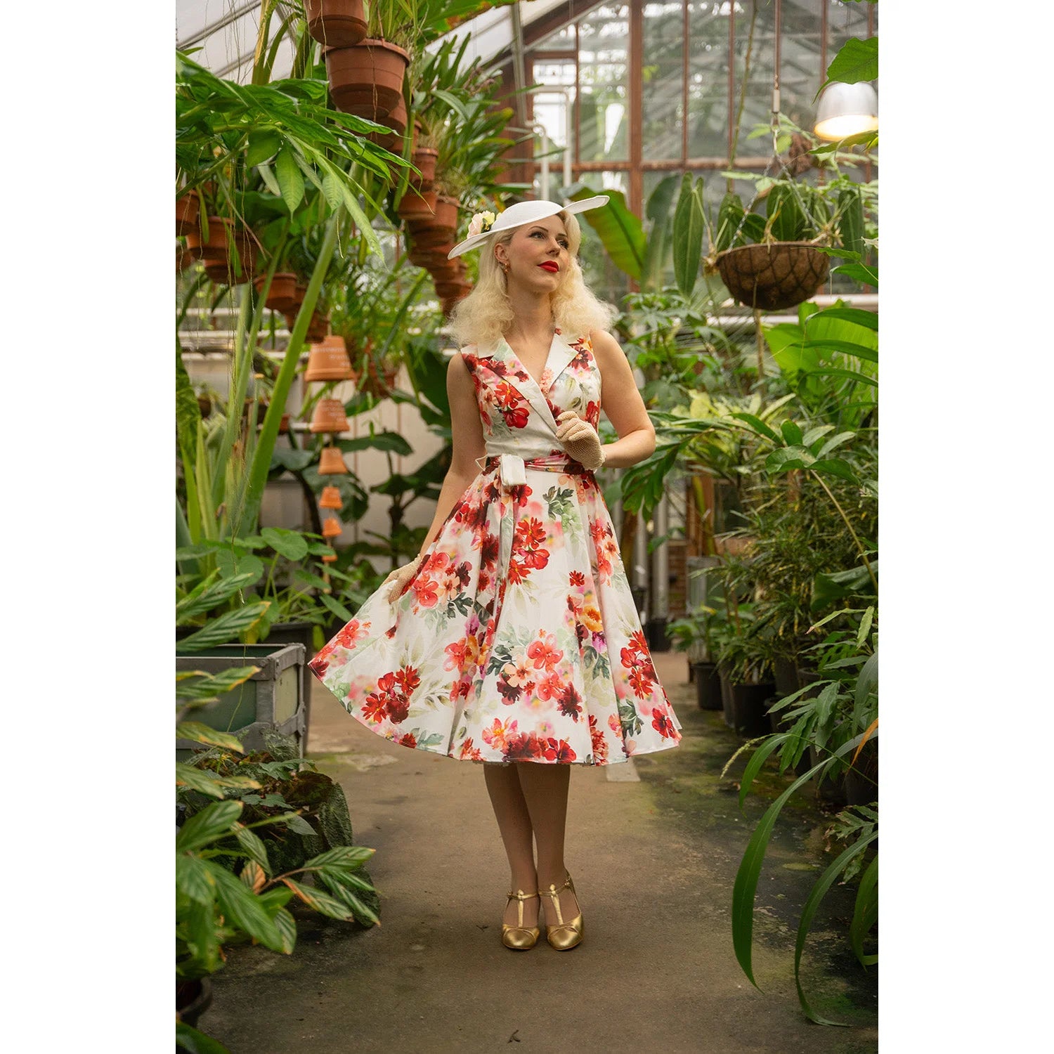 White Red Floral Rockabilly Sleeveless 50s Audrey Swing Tea Dress