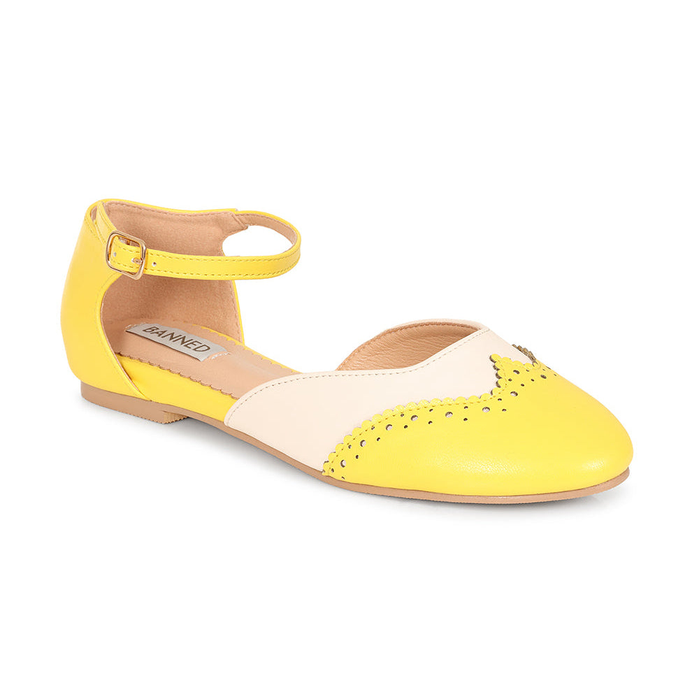 Two Tone Yellow And White Brogue Closed Toe Flat Sandal