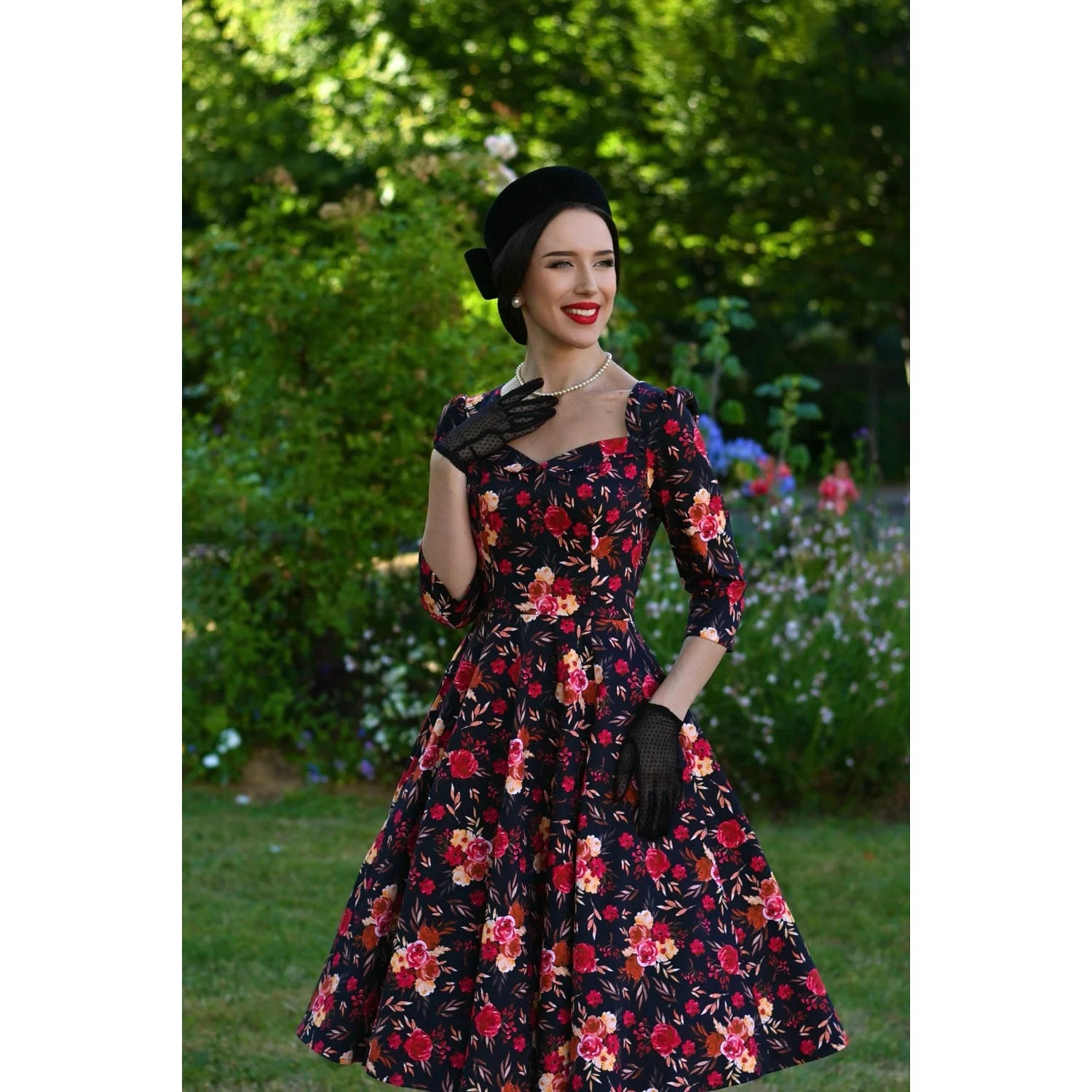 Black Multi Red Floral Print 3/4 Sleeve Sweetheart Neckline 50s Swing Dress With Pockets