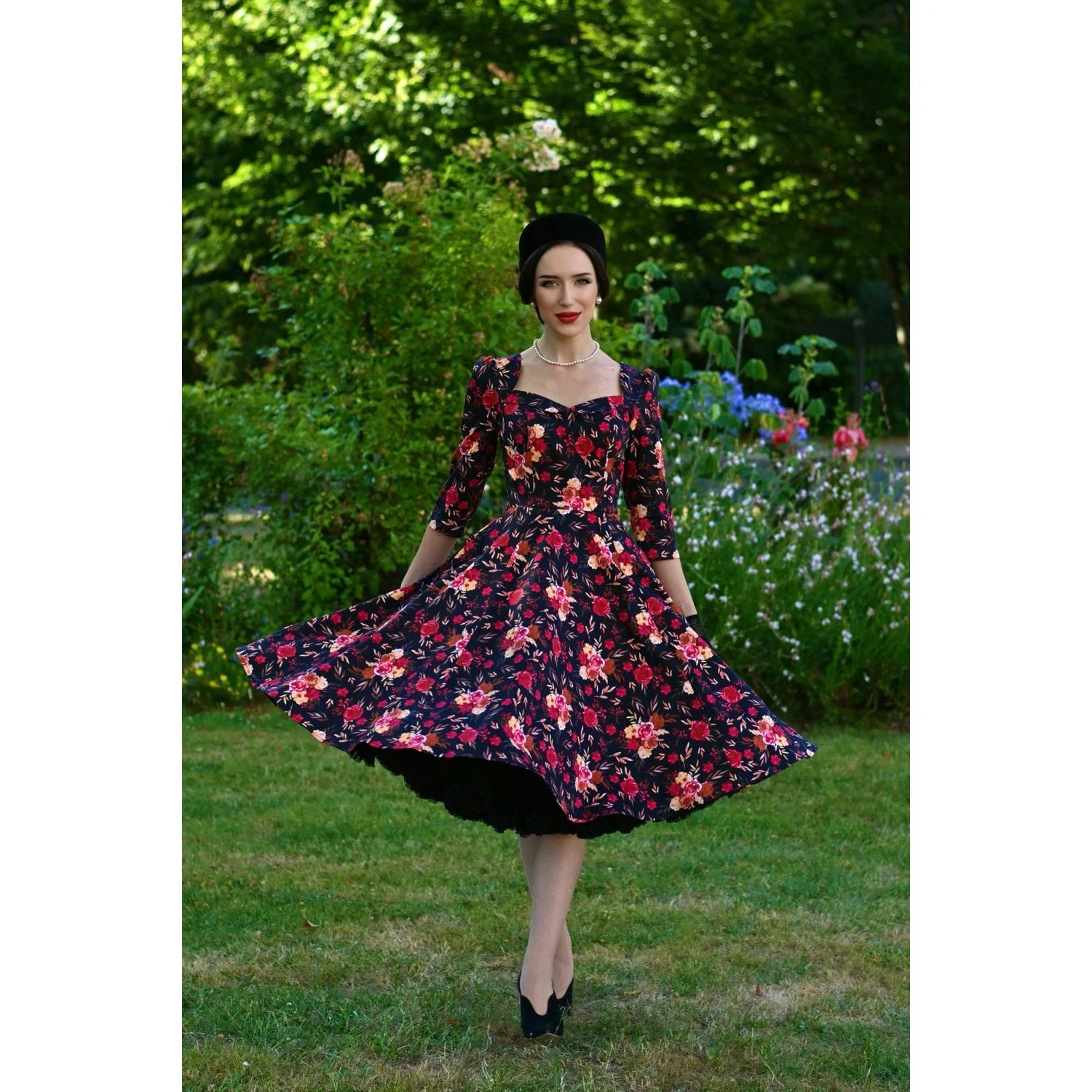 Black Multi Red Floral Print 3/4 Sleeve Sweetheart Neckline 50s Swing Dress With Pockets