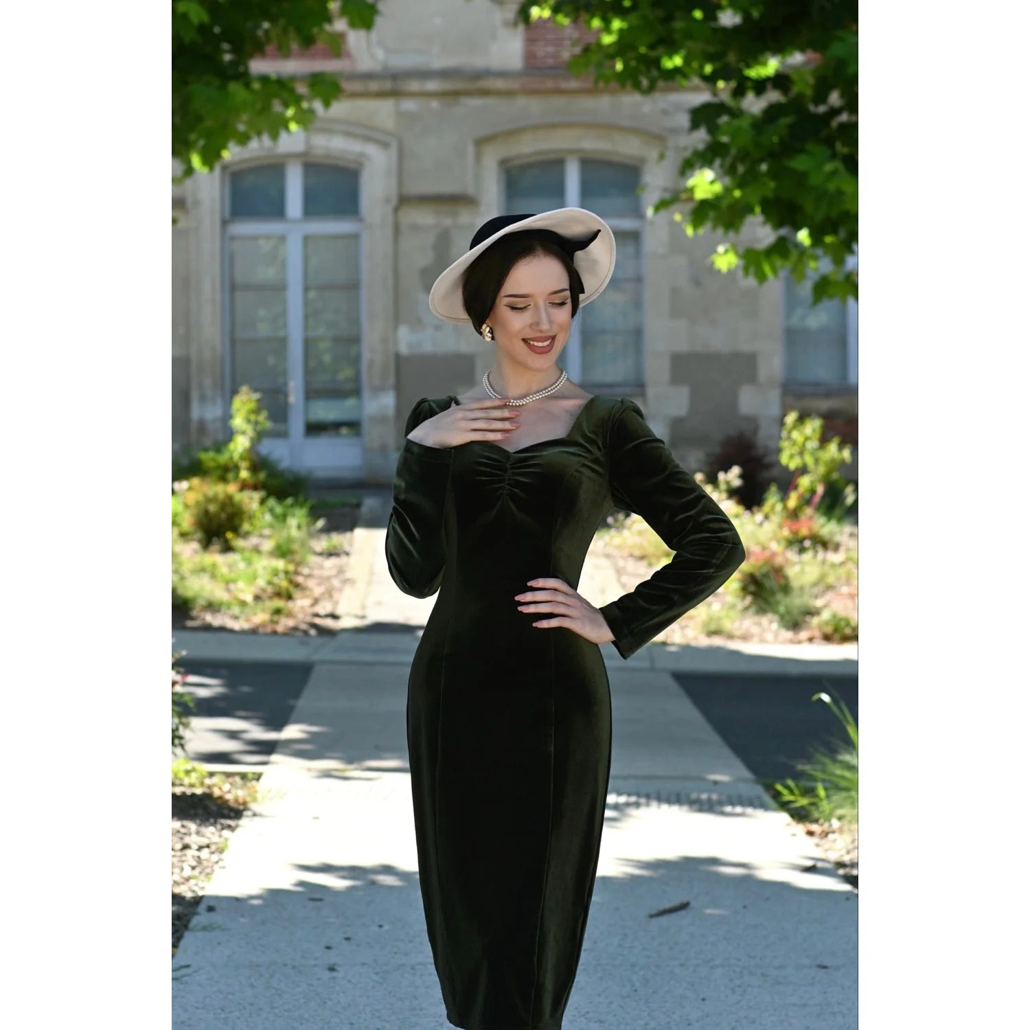 Green Velvet Long Sleeve Sweetheart Wiggle Dress