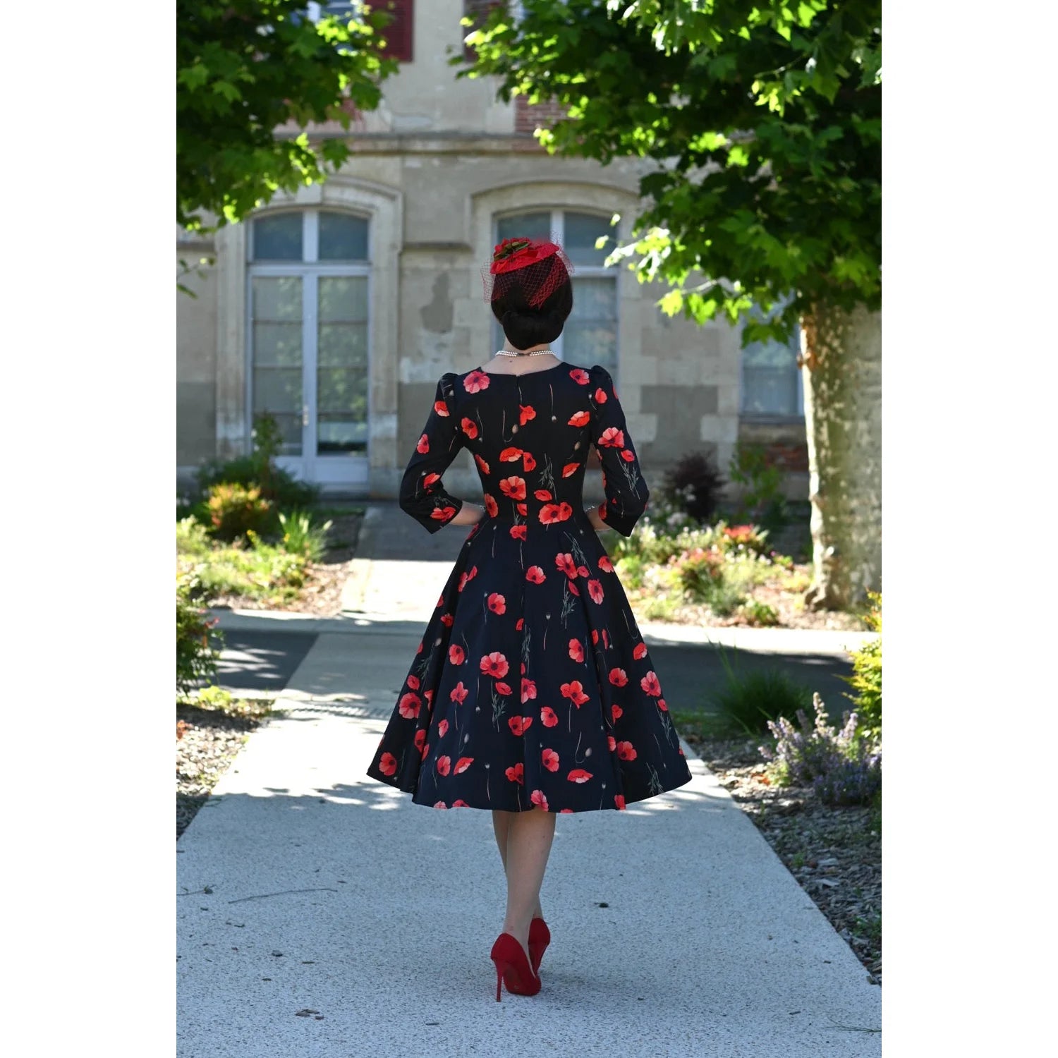 Black Poppy Print 1950s Swing Dress with Square Neckline And Pockets