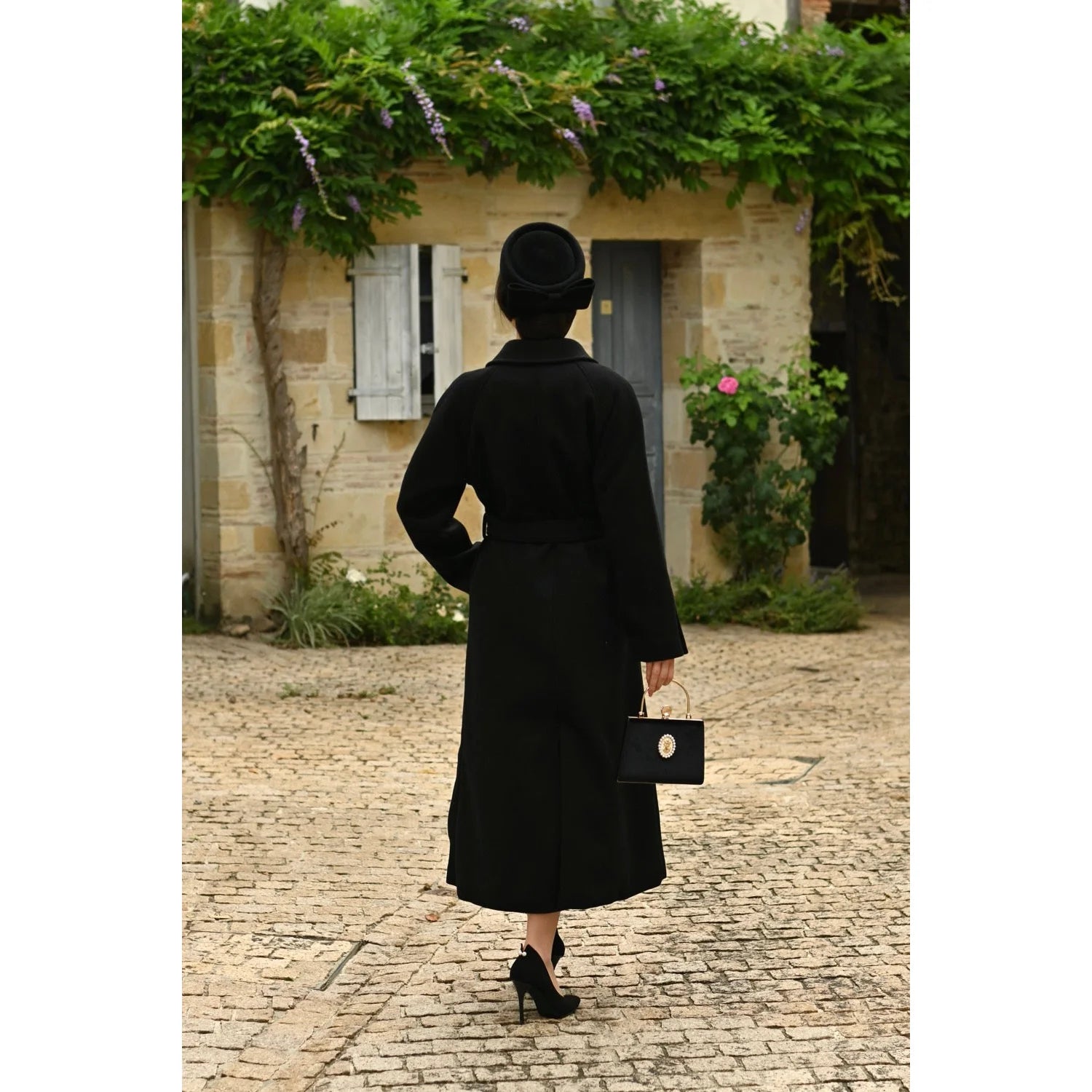 Black Vintage Lapel Swing Coat
