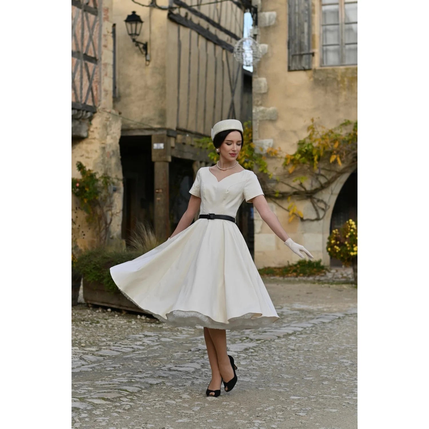 Vintage Ivory V Neck Belted Short Sleeve Swing Dress