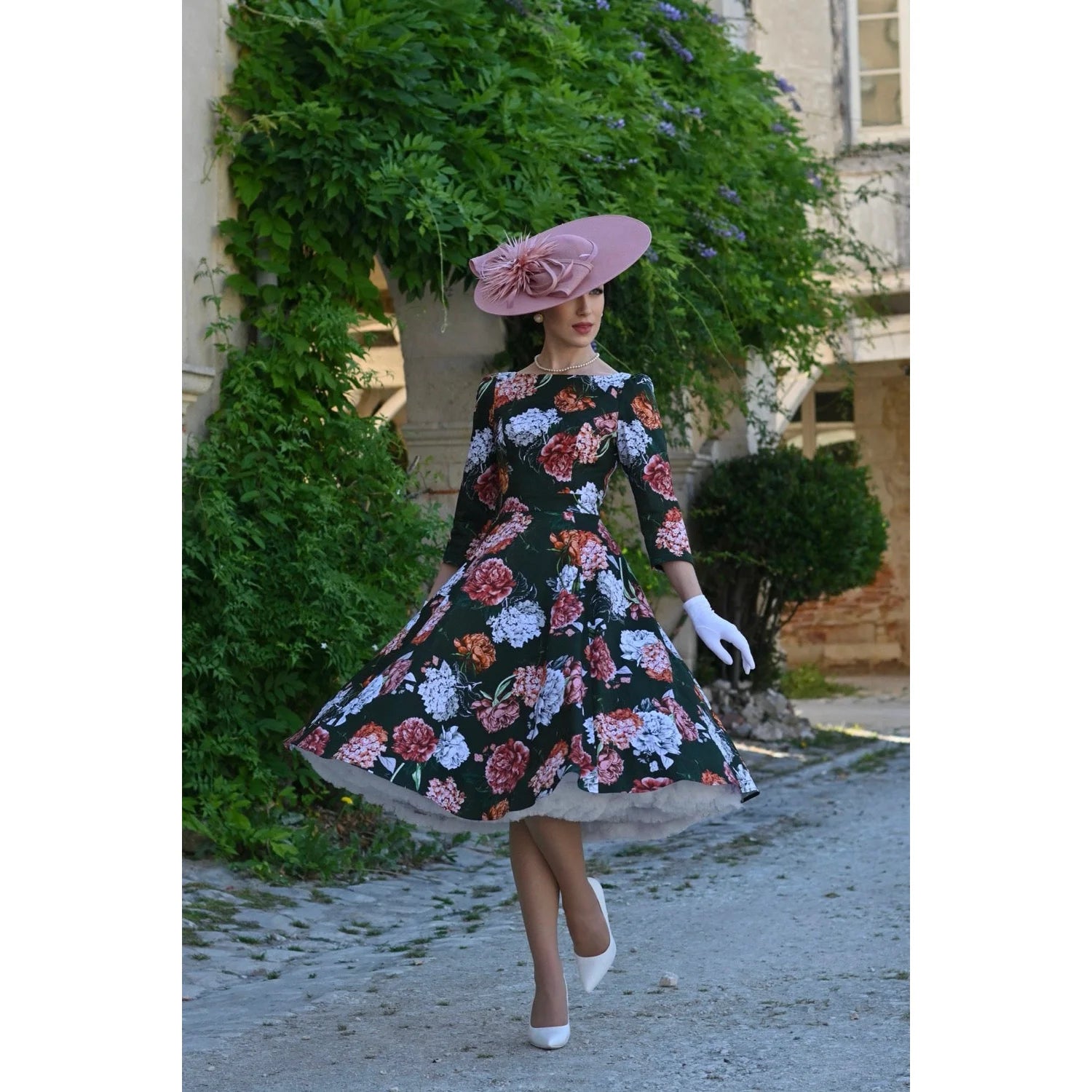 1950s Vintage Style Forest Green Floral Swing Dress with 3/4 Sleeves & Pockets
