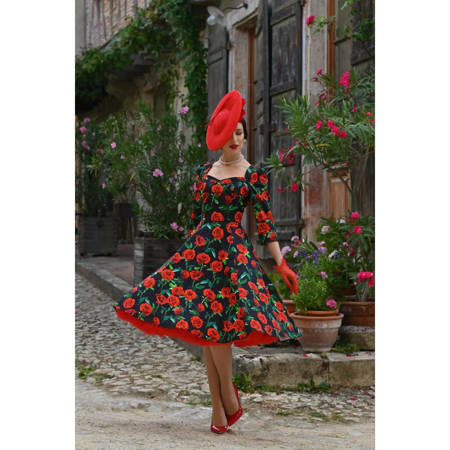 Black & Red Rose 1950s Vintage Style Swing Dress With Pockets