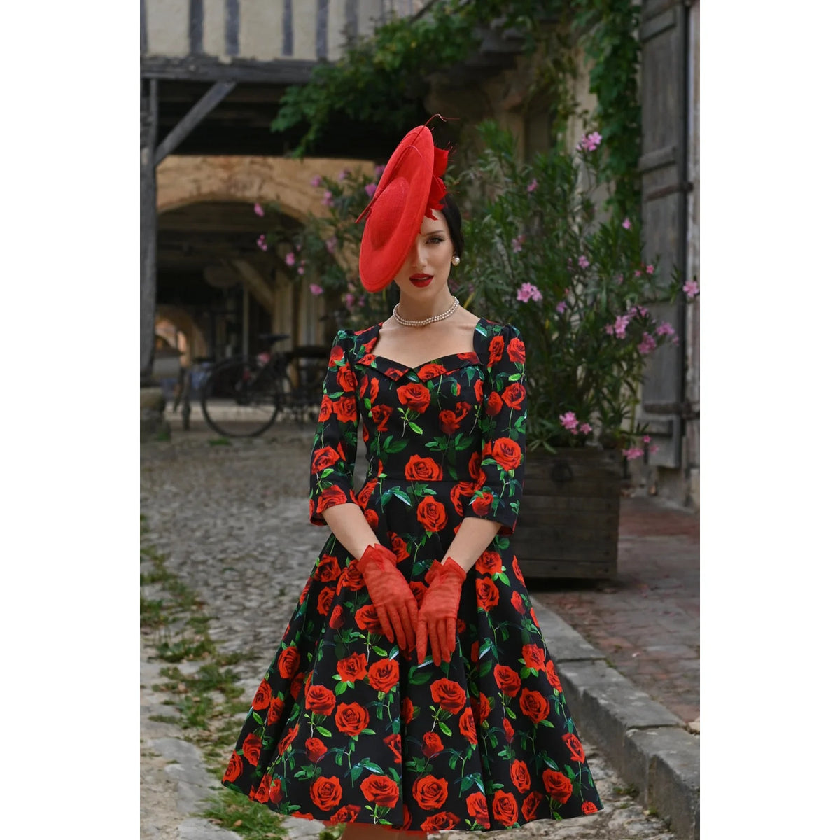 Black & Red Rose 1950s Vintage Style Swing Dress With Pockets