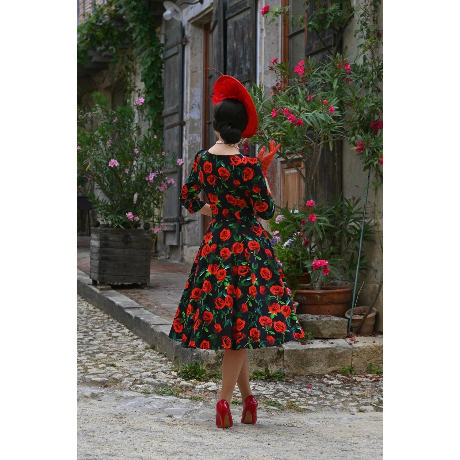 Black & Red Rose 1950s Vintage Style Swing Dress With Pockets