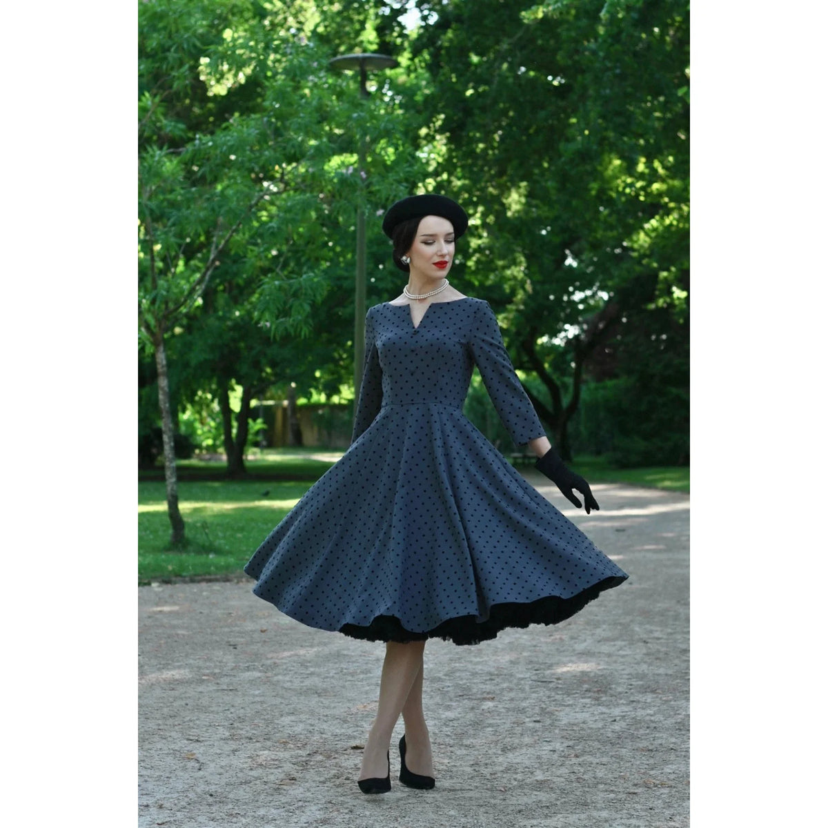 1950s Vintage Style Grey Polka Dot Swing Dress with 3/4 Sleeves & Pockets