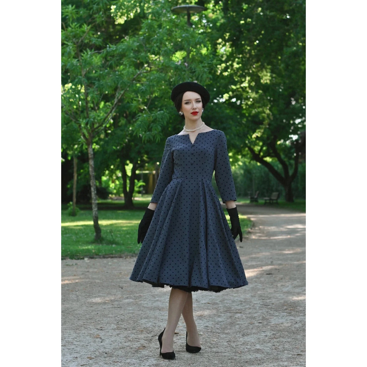1950s Vintage Style Grey Polka Dot Swing Dress with 3/4 Sleeves & Pockets