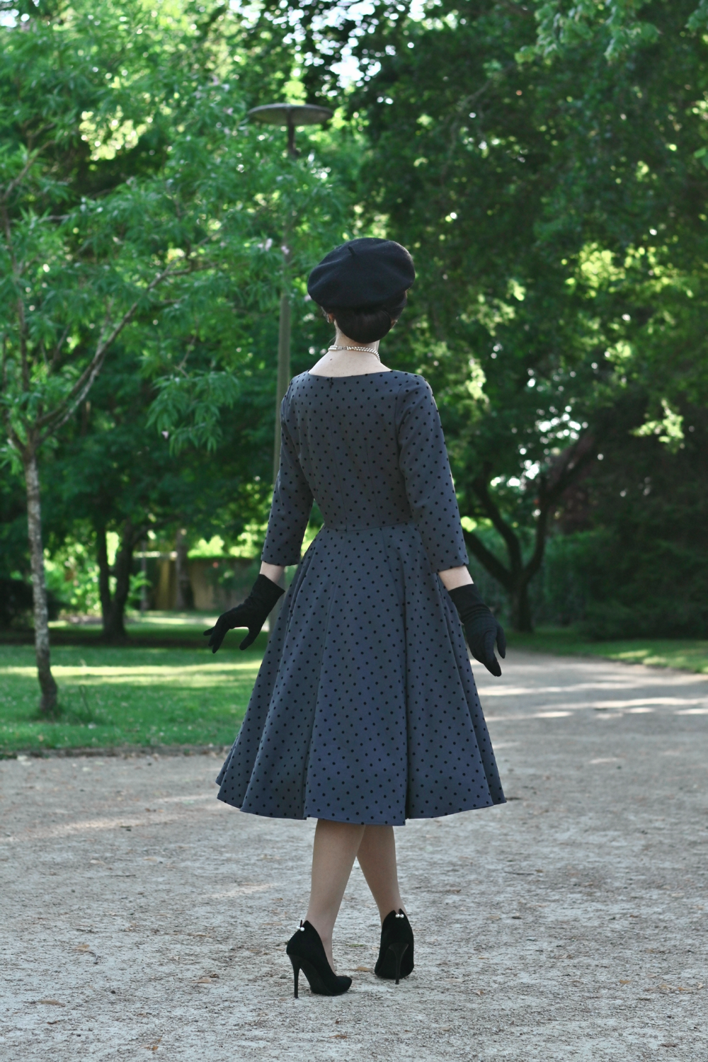 1950s Vintage Style Grey Polka Dot Swing Dress with 3/4 Sleeves & Pockets