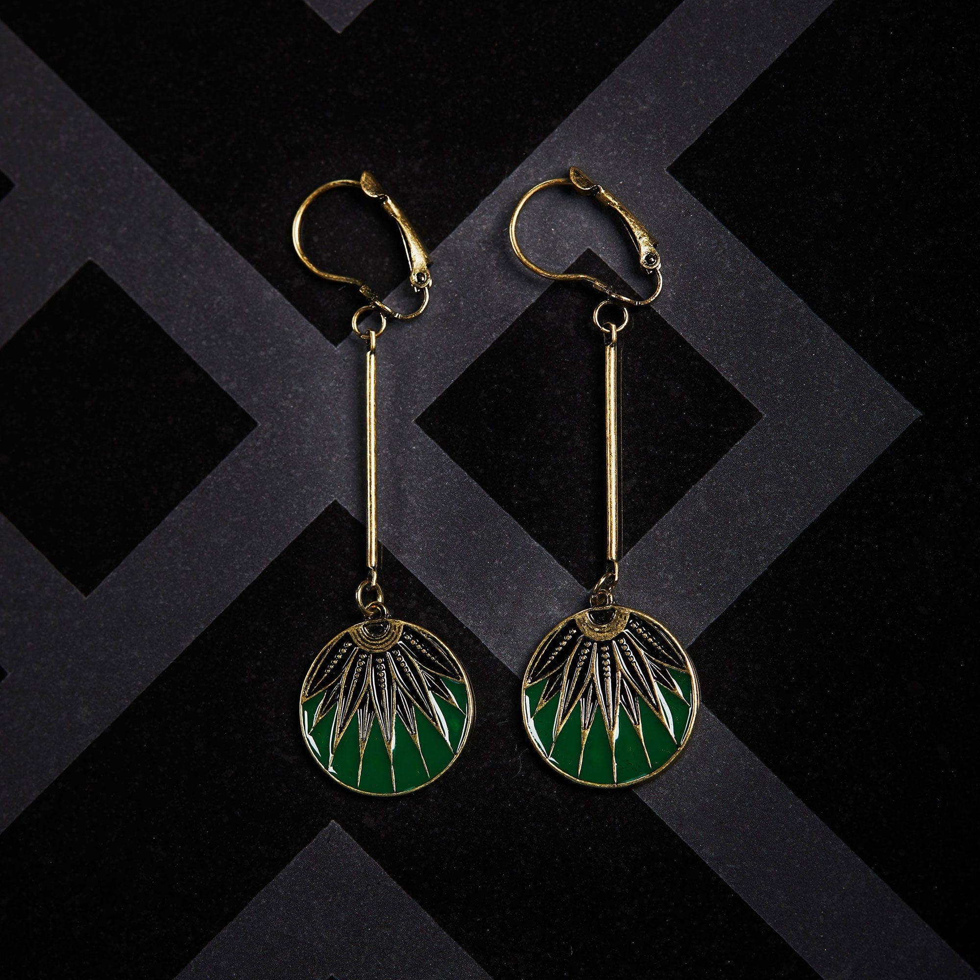 Vintage 1920s Art Deco Earrings: Emerald Green Drop Earrings - Pretty Kitty Fashion
