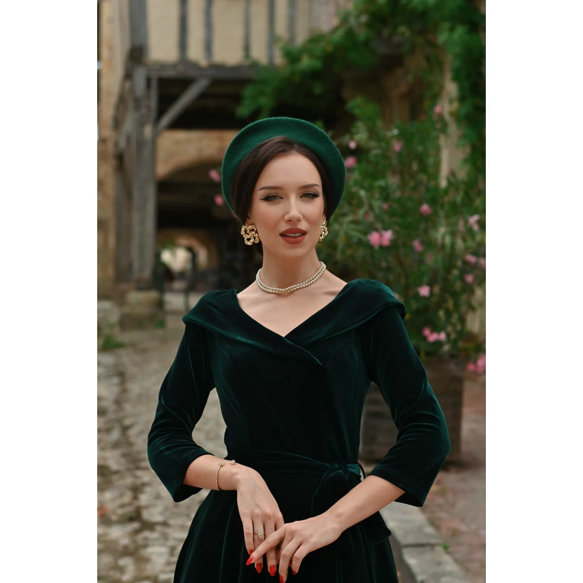 1950s Vintage Style Green Velvet Dress With 3/4 Sleeves and Pockets