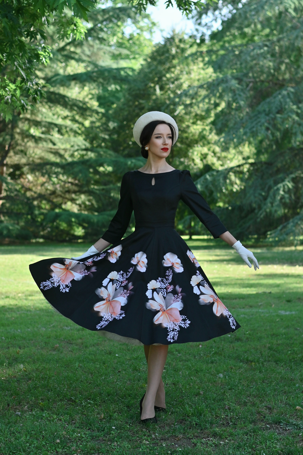 1950s Style Black Floral Border Print Swing Dress with 3/4 Sleeves And Pockets