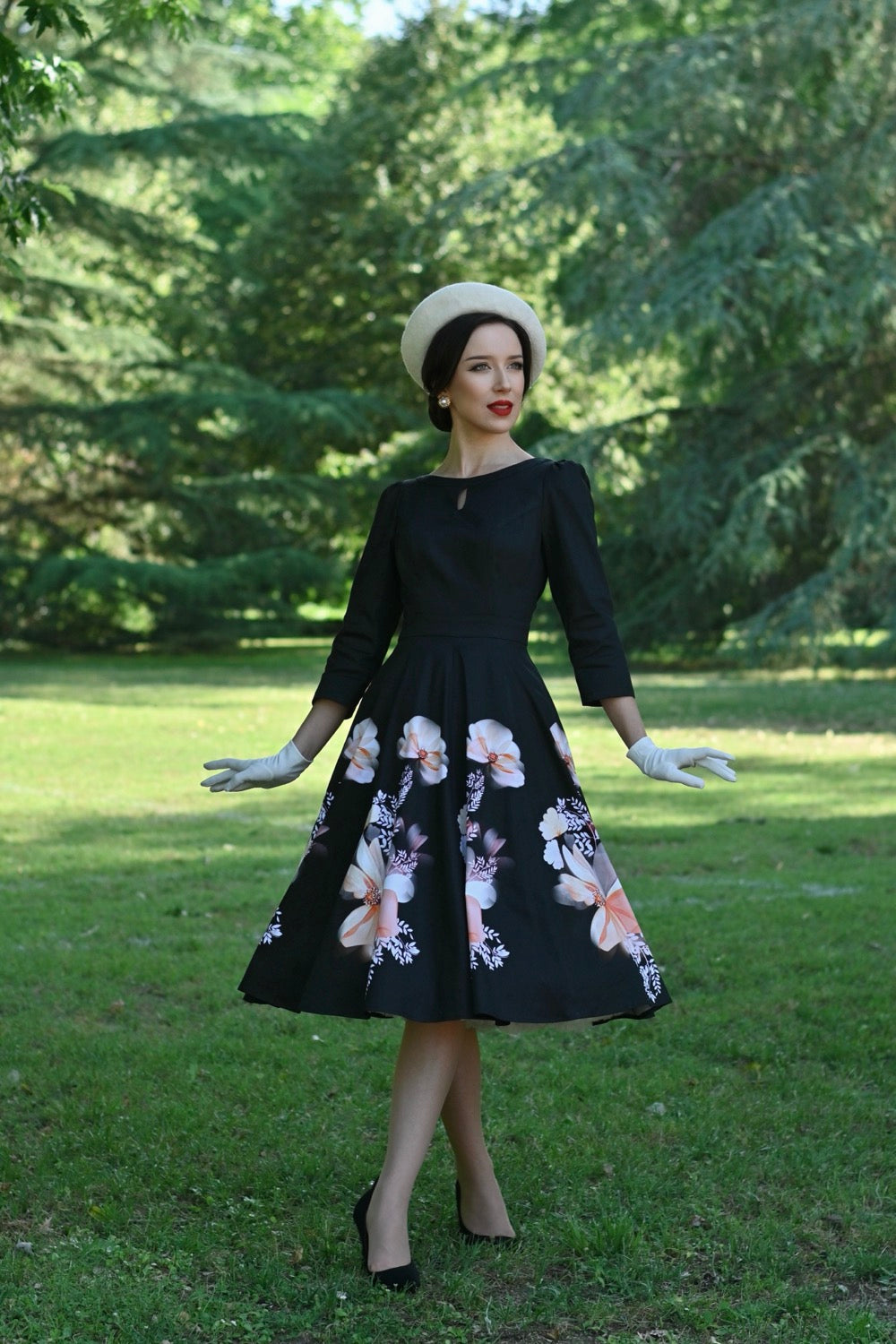 1950s Style Black Floral Border Print Swing Dress with 3/4 Sleeves And Pockets