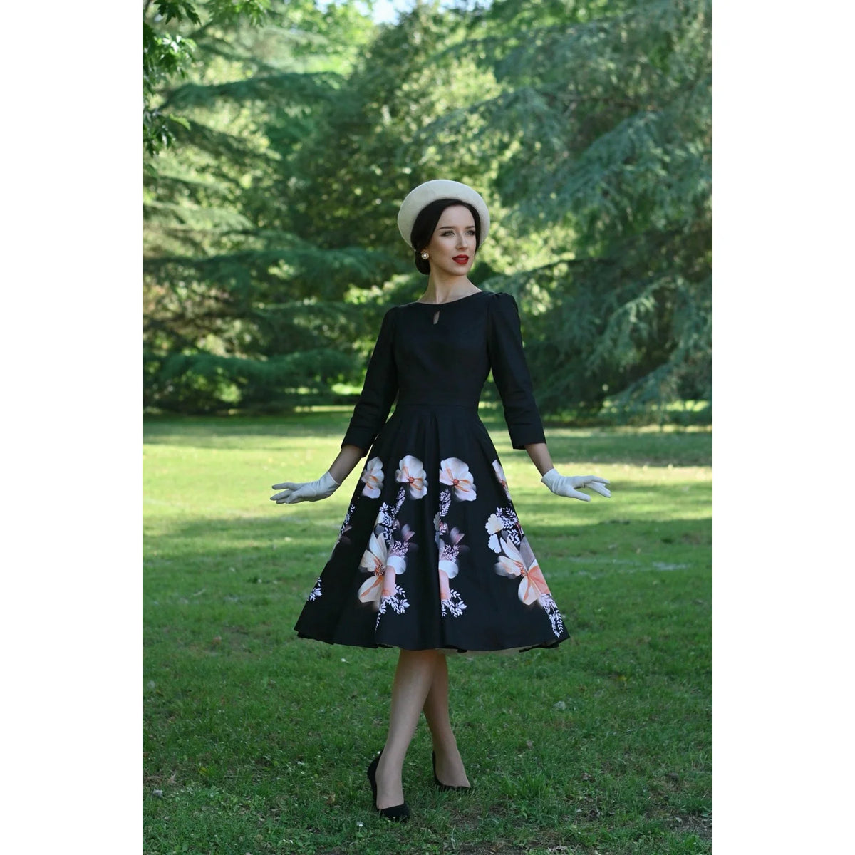 1950s Style Black Floral Border Print Swing Dress with 3/4 Sleeves And Pockets