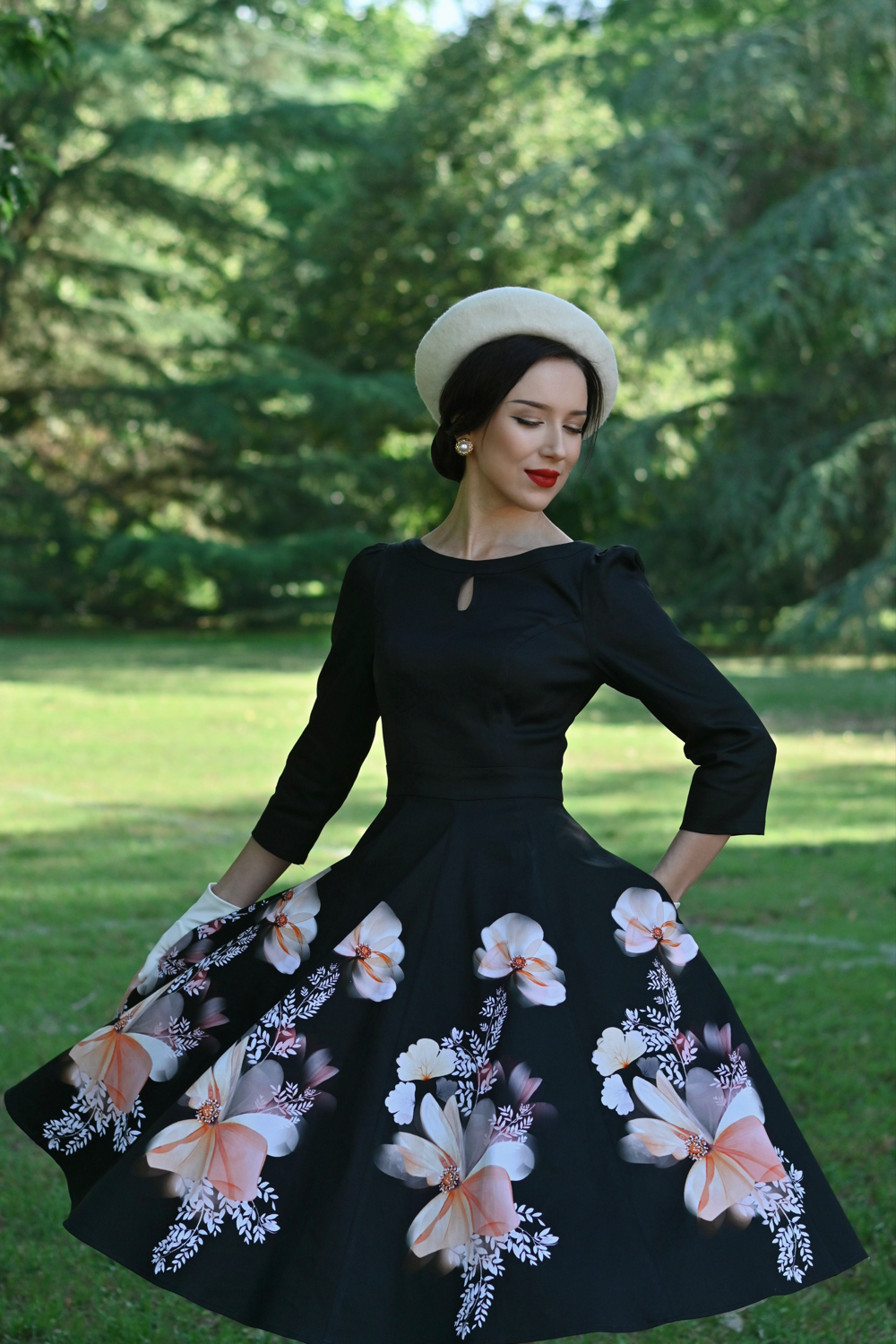 1950s Style Black Floral Border Print Swing Dress with 3/4 Sleeves And Pockets