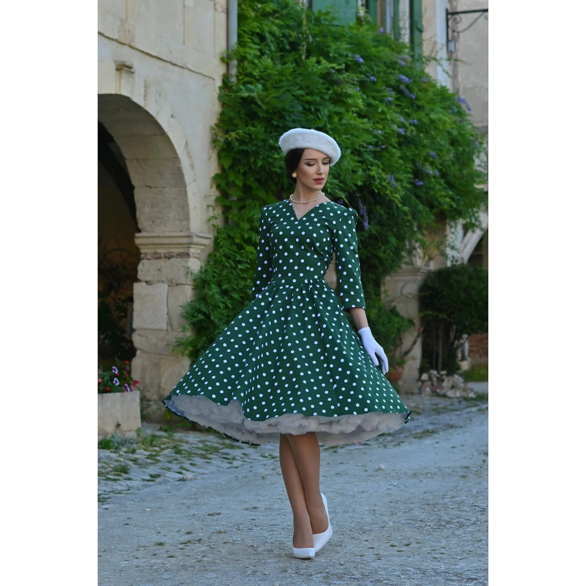 1950s Style Green Polka Dot Cotton Swing Dress with 3/4 Sleeves & Pockets