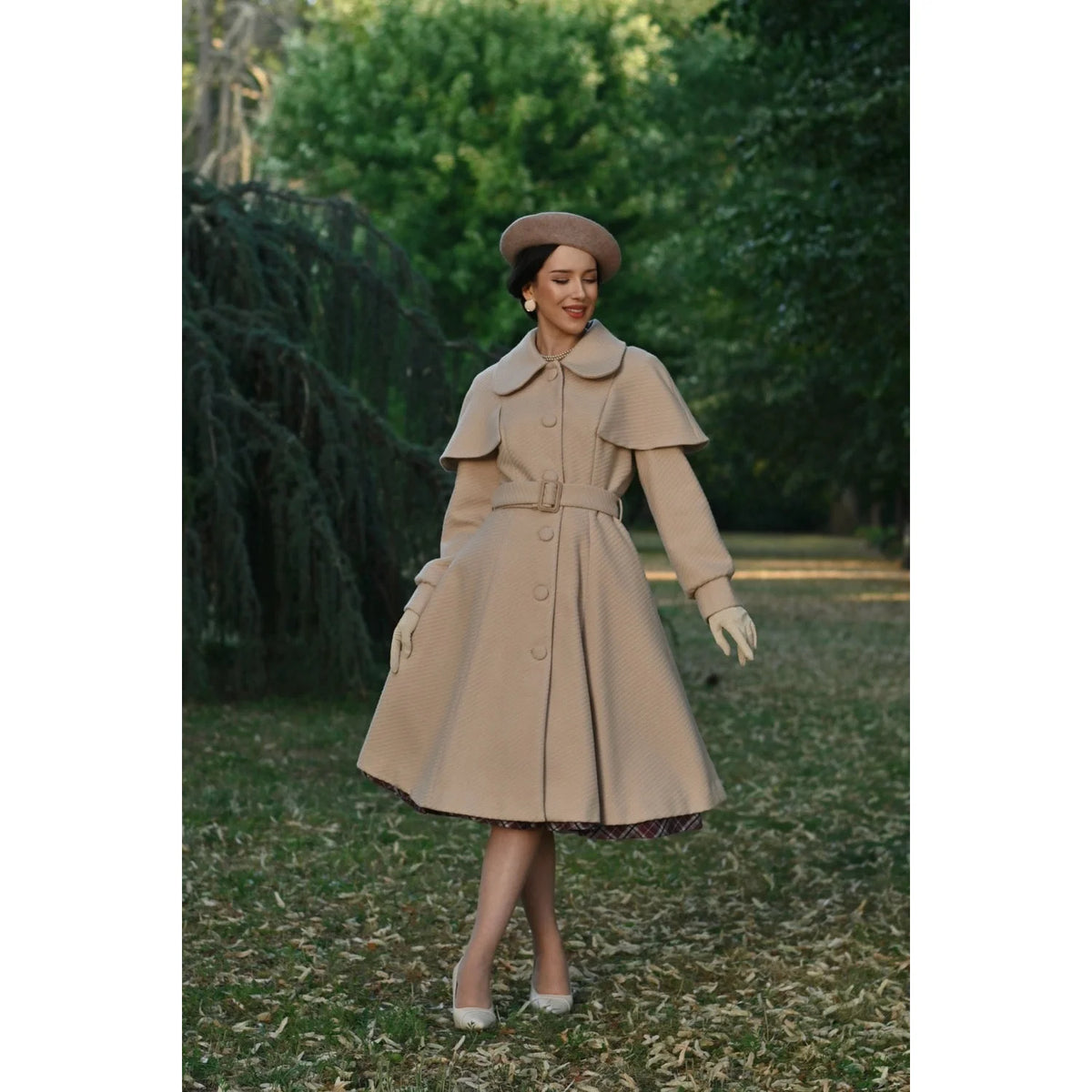 1940s Vintage Style Beige Belted Cape Swing Coat.