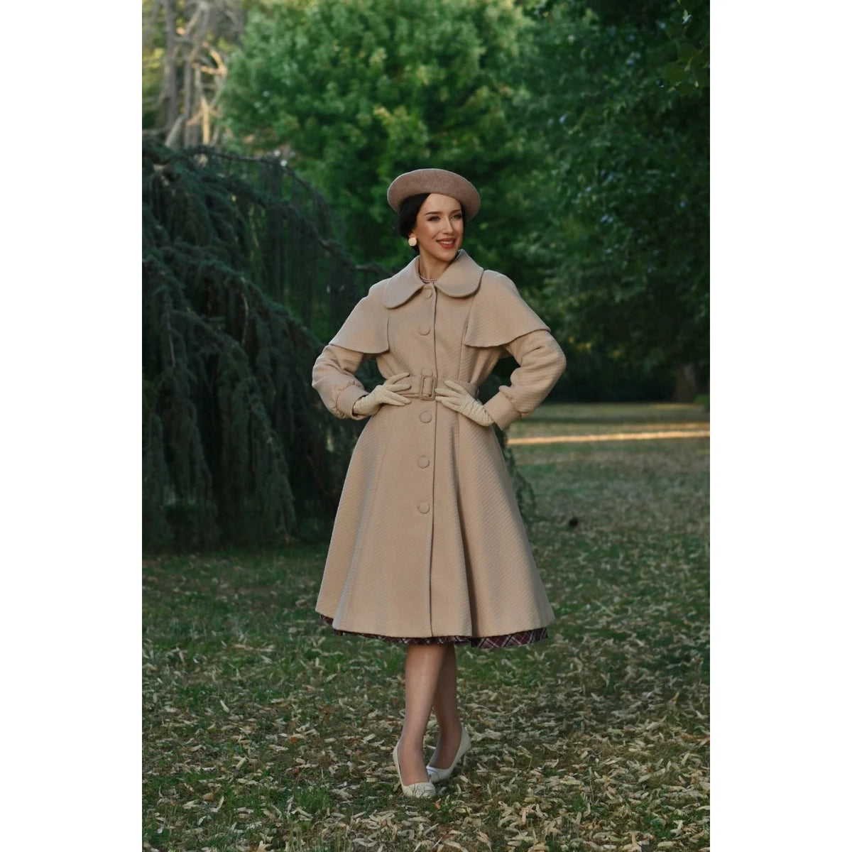 1940s Vintage Style Beige Belted Cape Swing Coat.