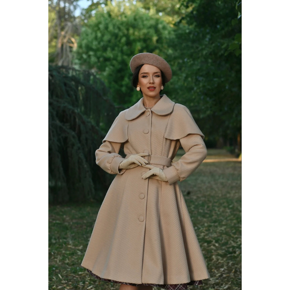 1940s Vintage Style Beige Belted Cape Swing Coat.